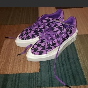 Adidas hypersleek women's shoes size 6